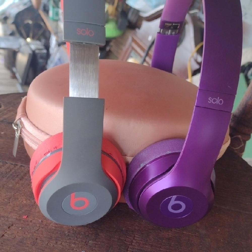 Beats by Dre Solo Over-Ear Headphones - Red and Purple